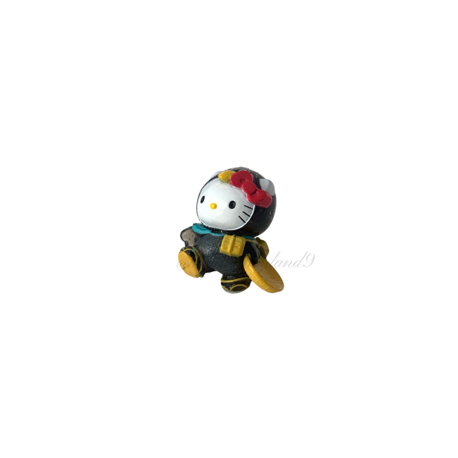 Hello Kitty Gotochi Keychain – 2004 Gunma (群馬県) Black Penguin “Tabigarasu” – Japan Exclusive Vintage