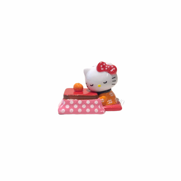 Hello Kitty Gotochi Keychain – 2008 Winter Japanese Style Kotatsu (こたつ) – Japan Exclusive Vintage Collectible