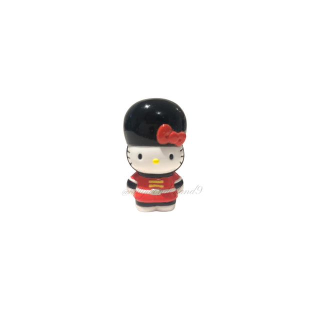 Hello Kitty Gotochi Keychain-2002 UK (イギリス) Royal Guard London – World Collection Series Japan Exclusive Vintage Keychain