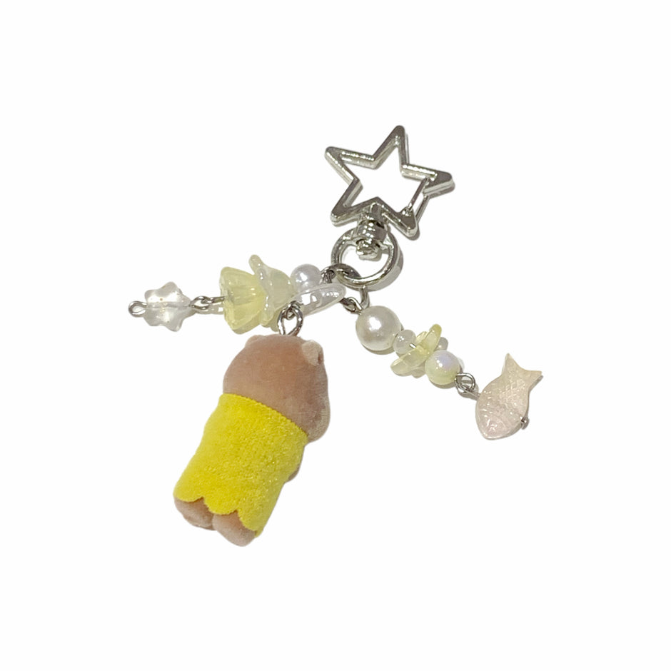 Sylvanian Families Handmade Keychain – Otter Baby in Lemon Yellow – Star & Seashell Beaded Charm